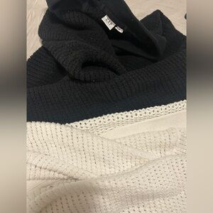 GAP - BUNDLE- Black and White Women's Cardigan
set of 2- both size small